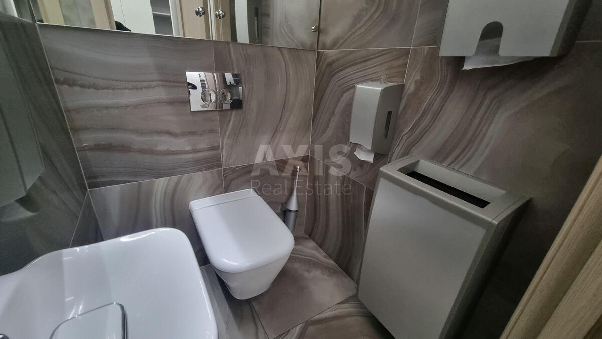 Office vul. Volodymyrs'ka 81Б, 720m2631385