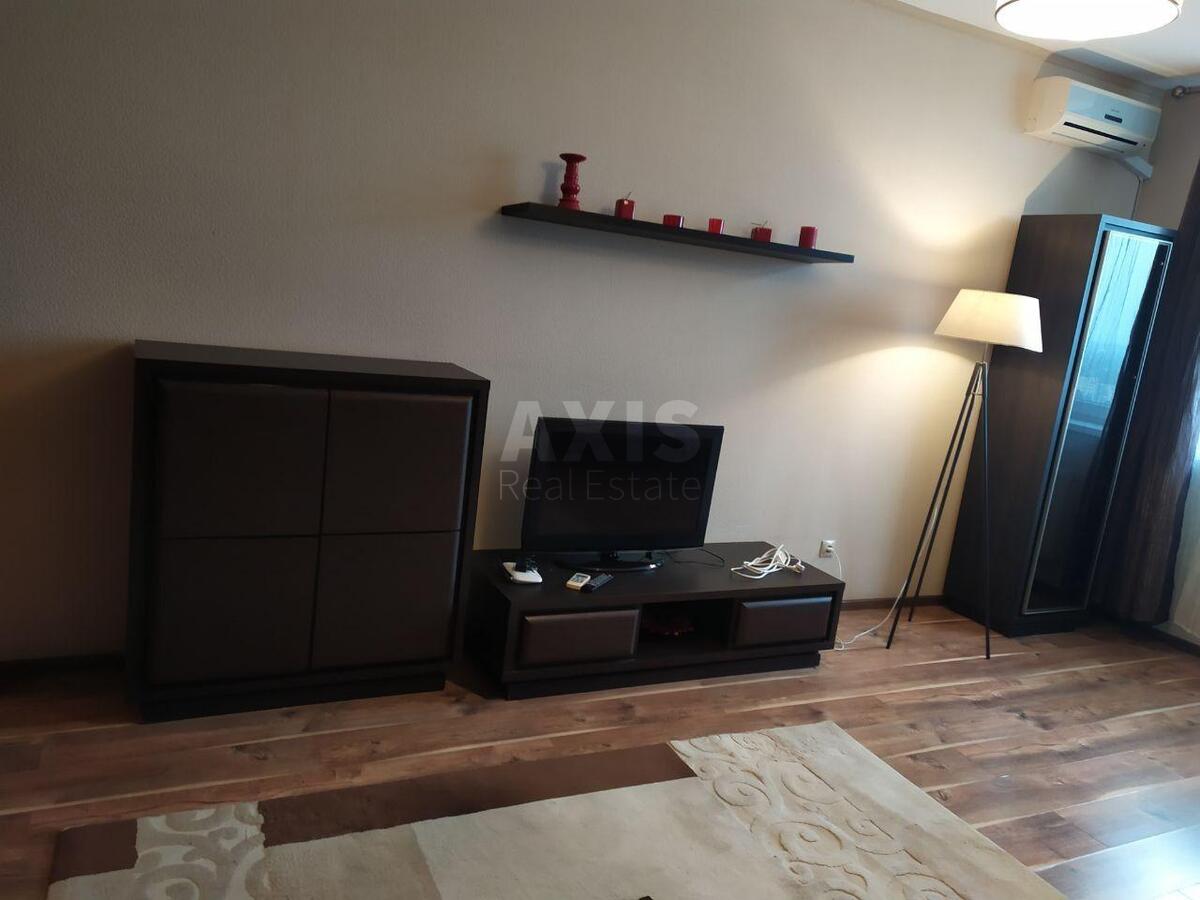 1k apartment vul. Voskresens'ka 143