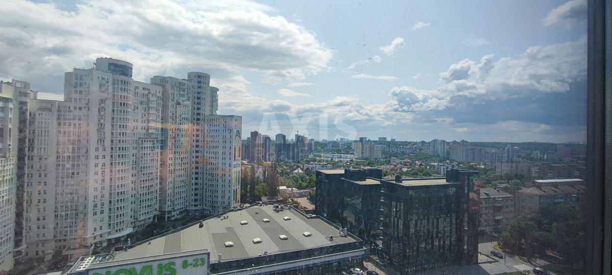 1к квартира бул. Дружбы Народов 13А5