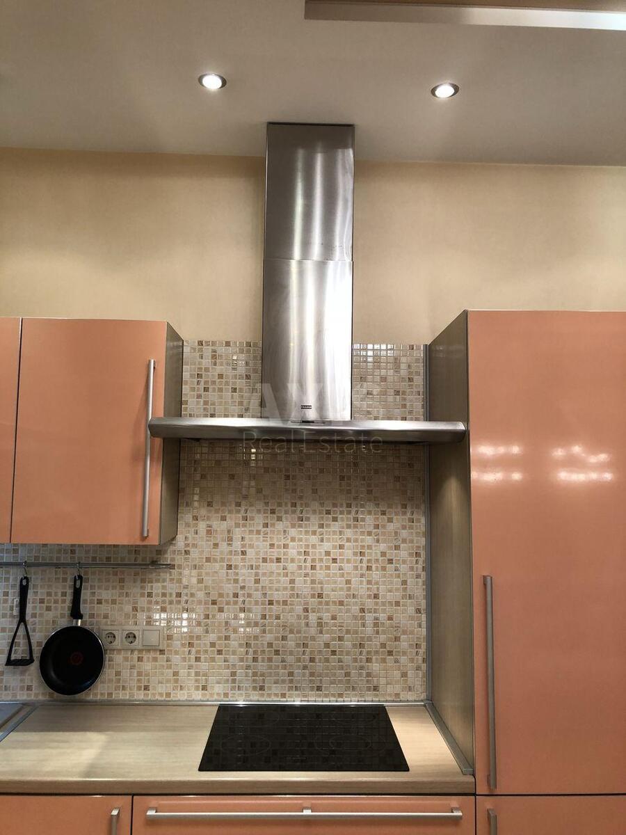 1k apartment vul. Antonovycha 720