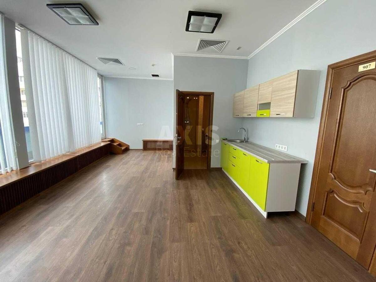 Office prov. Hrestovyj 2, 420m22