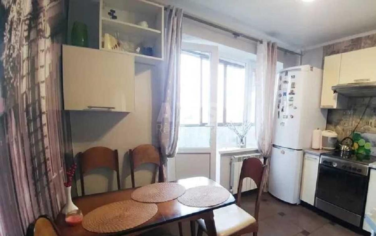 3к квартира ул. Вышгородская 47Б2