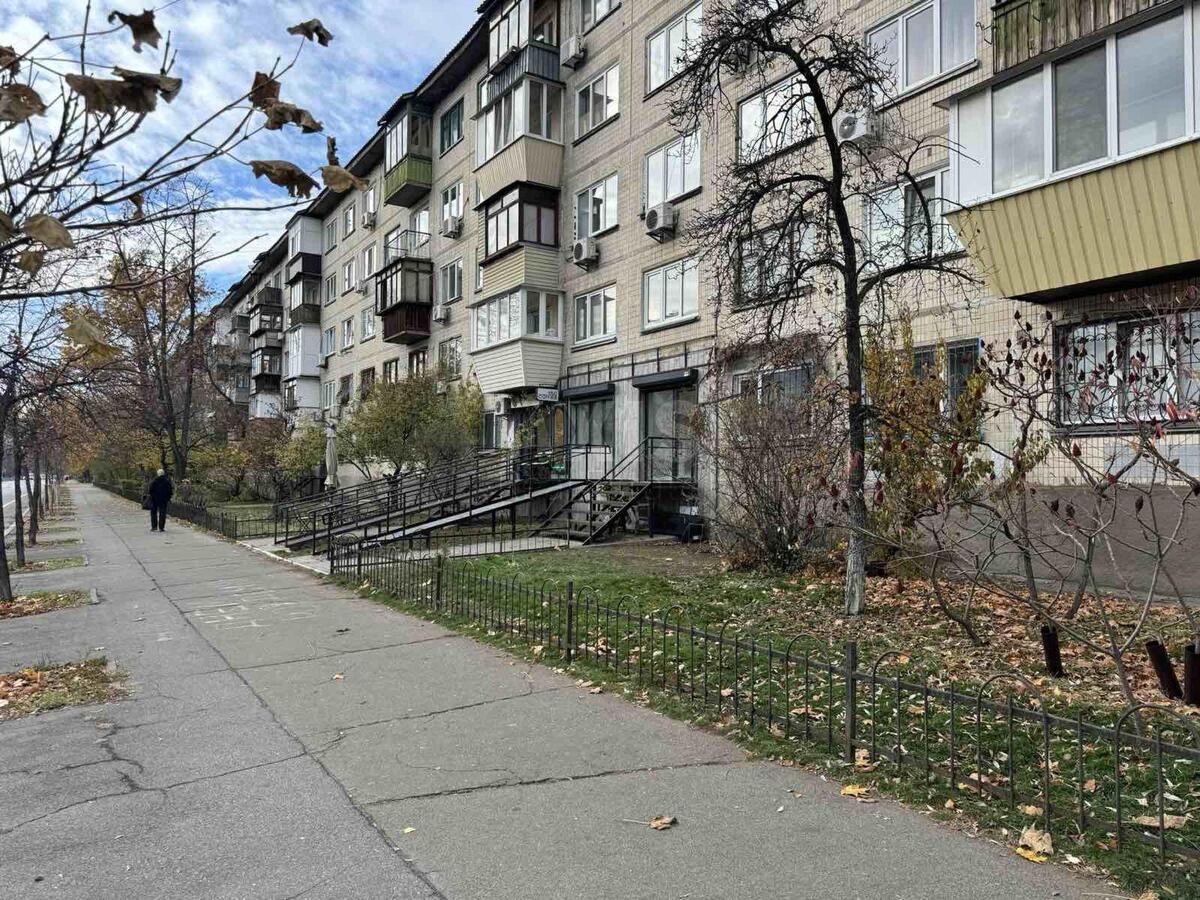 Trade object vul. Uinstona Cherchillya 25, 45m2613851