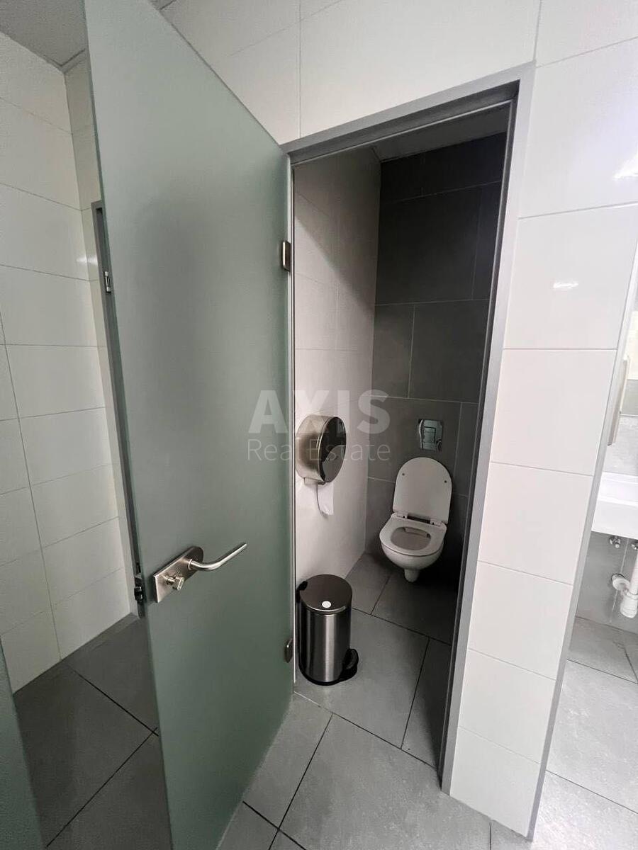 Офис ул. Антоновича 118, 242м25703710