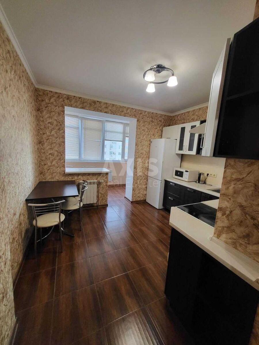 1k apartment vul. Kondratjuka Jurija 5564321