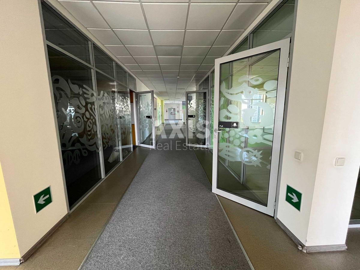Office vul. Degtjarivs'ka 33Б, 677m2