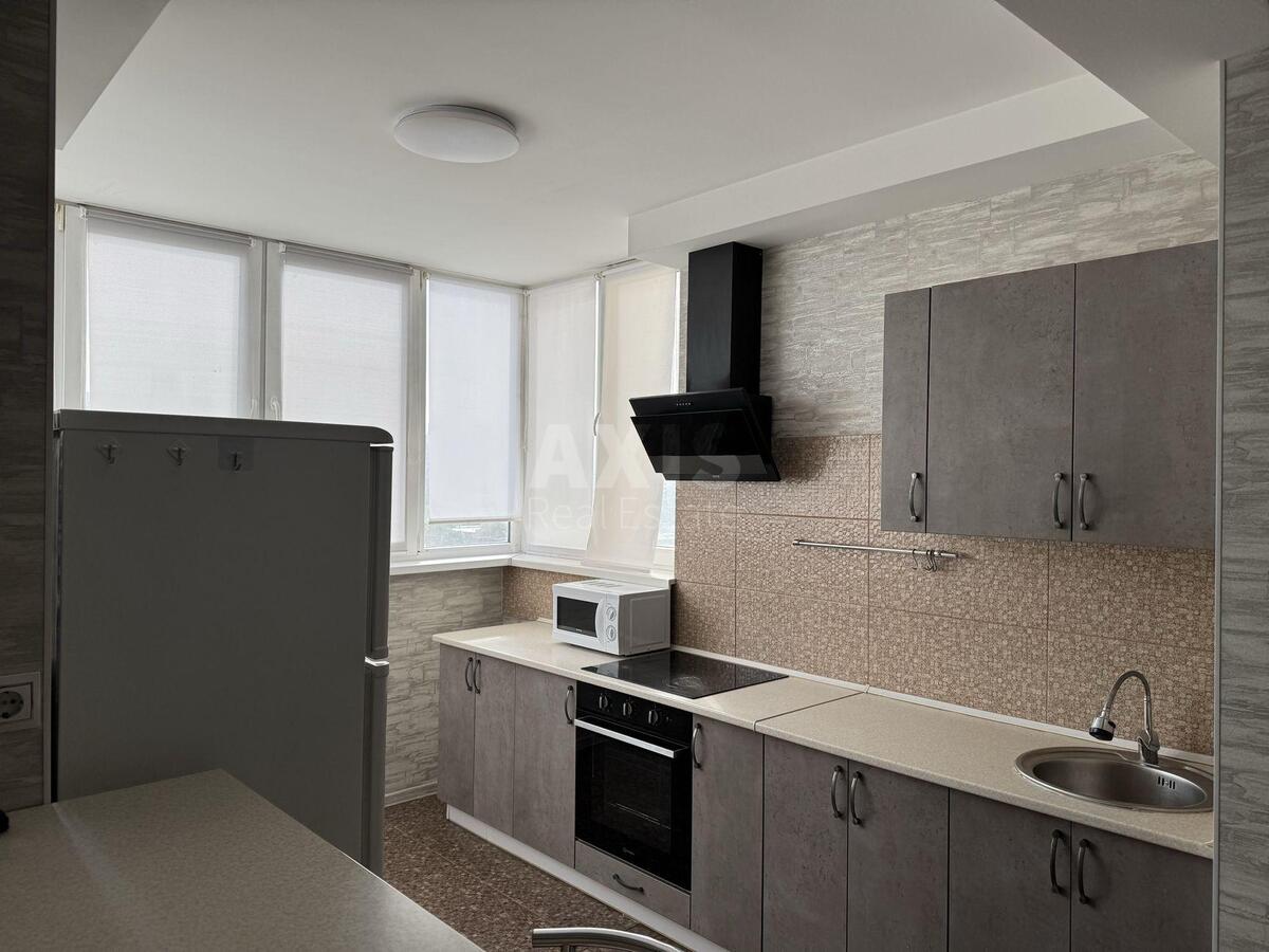 1k apartment doroga Naberezhno-Rybal's'ka 27