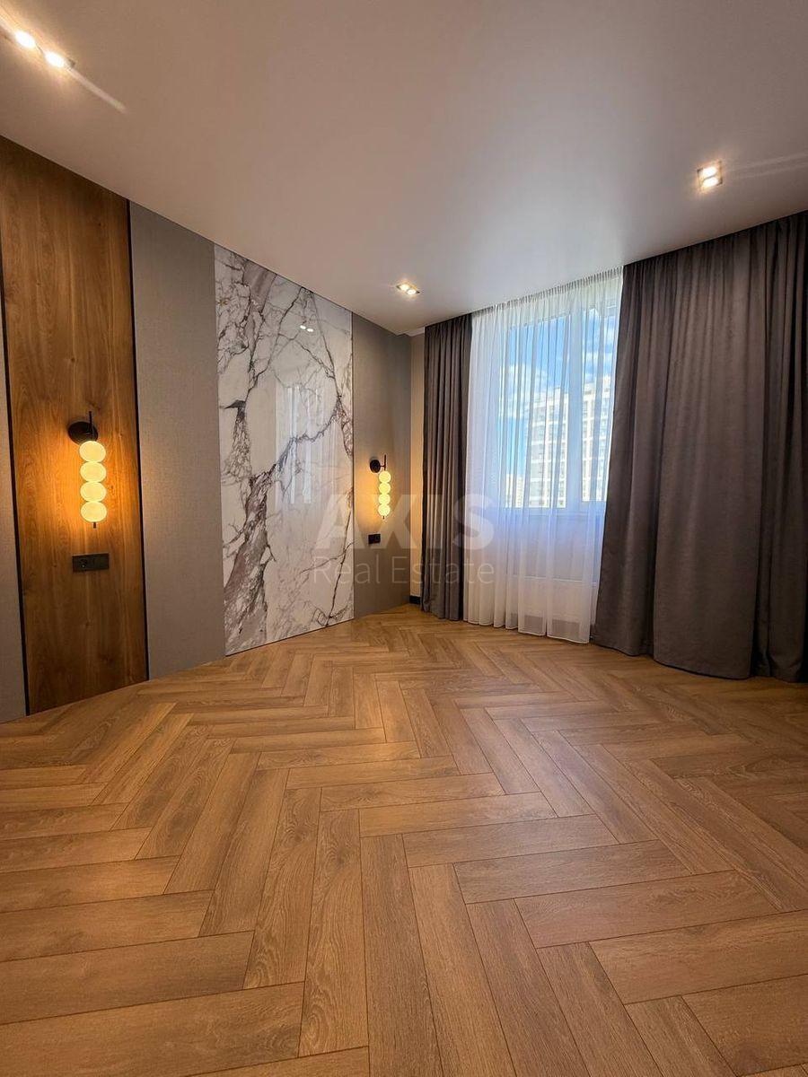 4k apartment vul. Rodyny Kristeriv 14581356