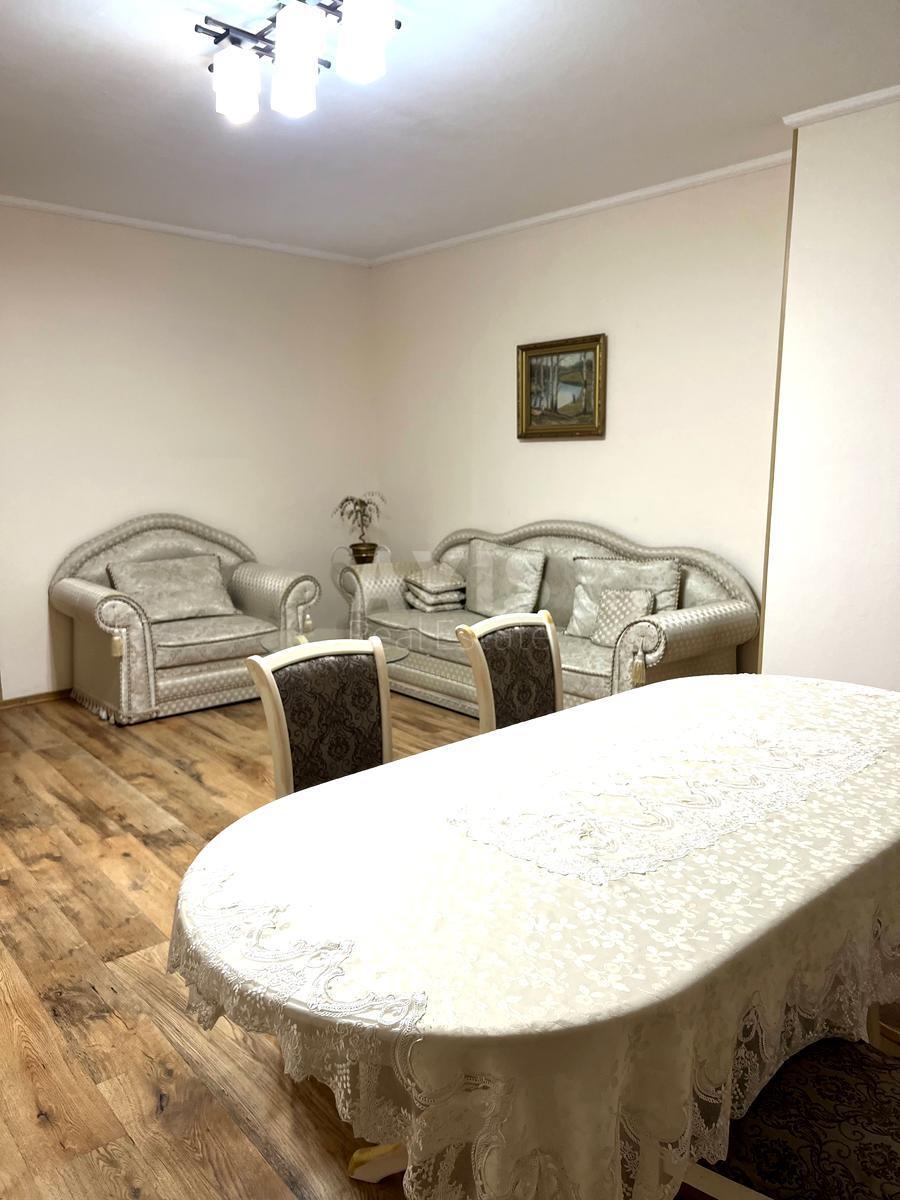 3k apartment vul. Sribnokil's'ka 1624381