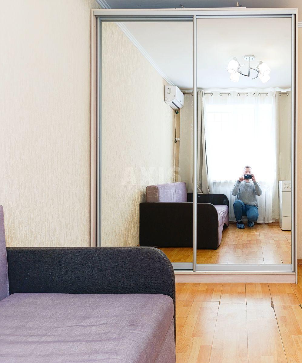 1k apartment vul. Vyborz'ka 22А1