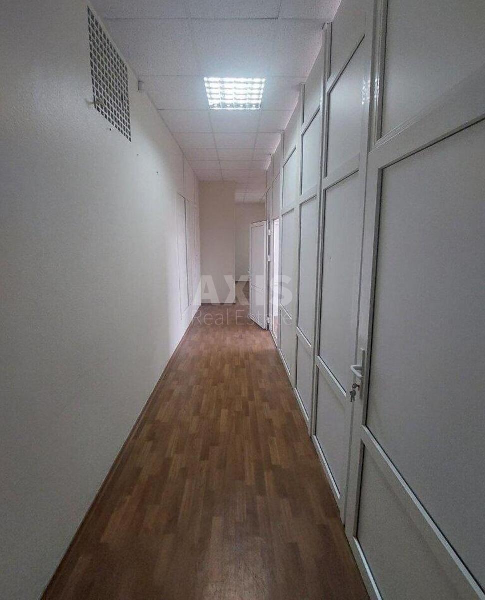 Office bul. Lesi Ukrai'nky 21А, 68m2