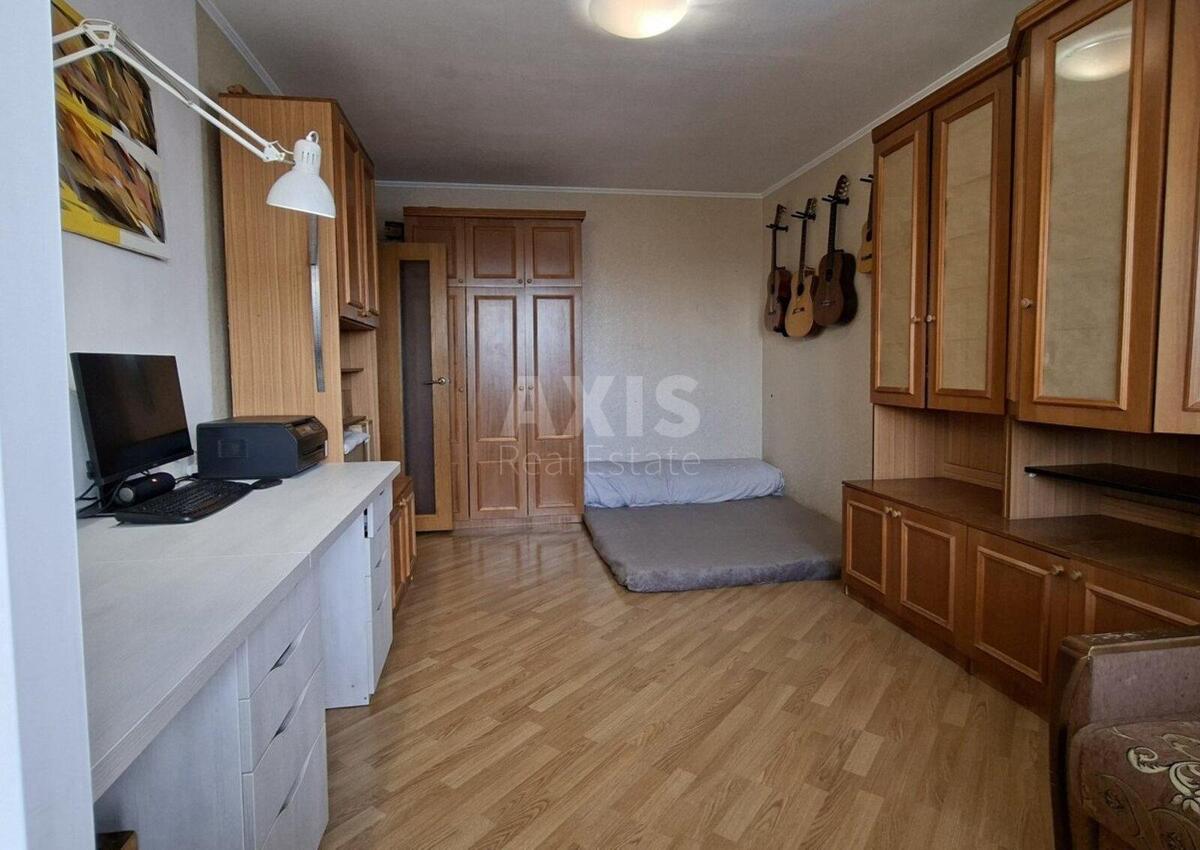 1к квартира ул. Ялтинская 15620755