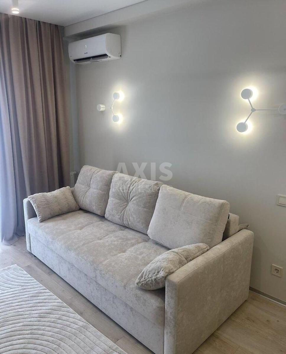 2k apartment vul. Myhajla Maksymovycha 244