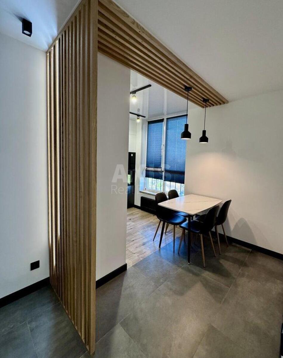 1k apartment vul. Grechka Marshala 10Б1