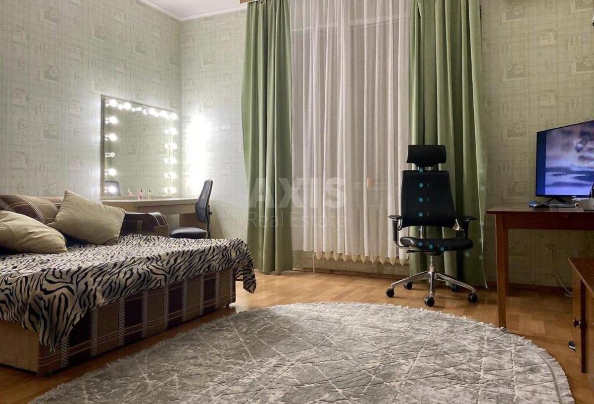 1k apartment vul. Urlivs'ka 16/371