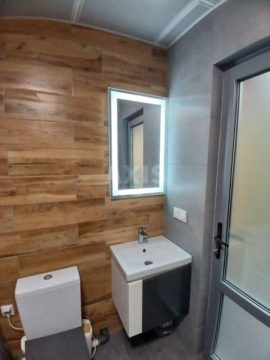 Office vul. Obolons'ka naberezhna 7, 70m25843911