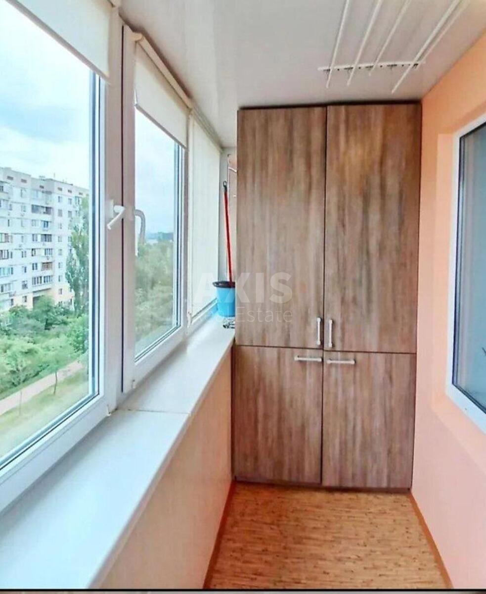 1k apartment vul. Pryozerna 12А630115