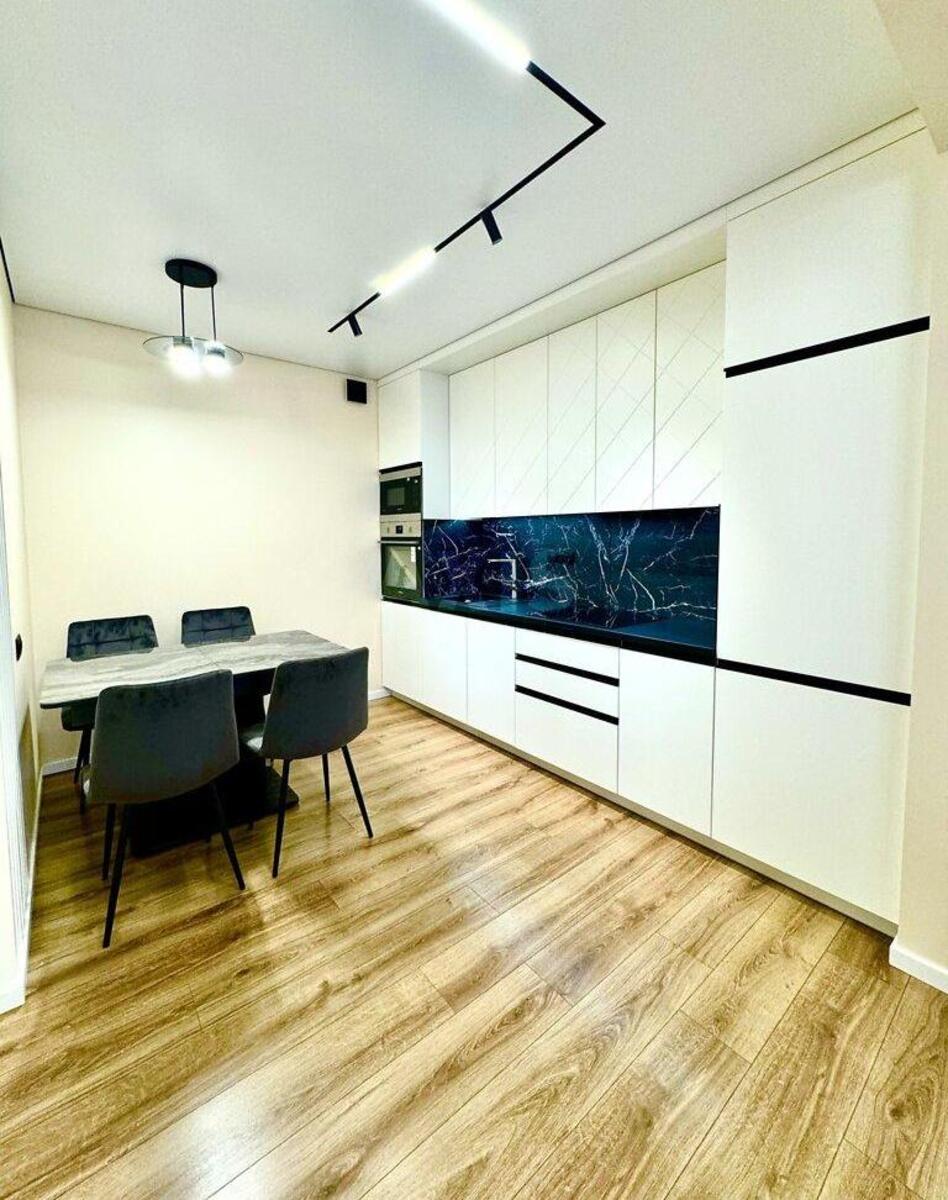 1k apartment vul. Myhajla Maksymovycha 24Г