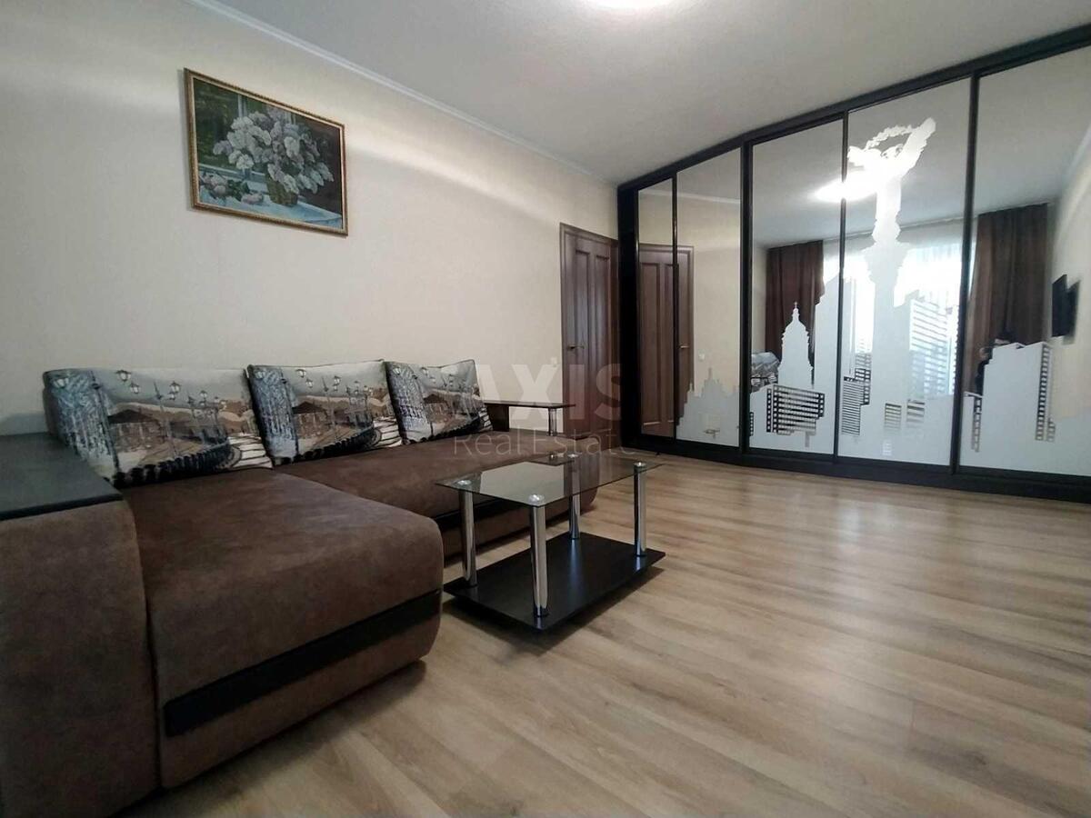 2к квартира ул. Героев Днепра 292