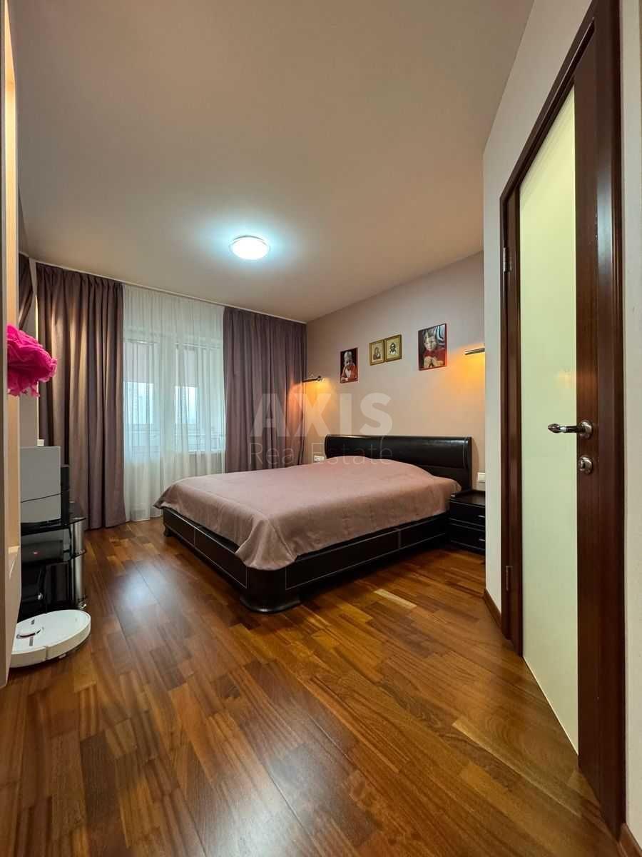 3k apartment vul. Puljuja Ivana 25