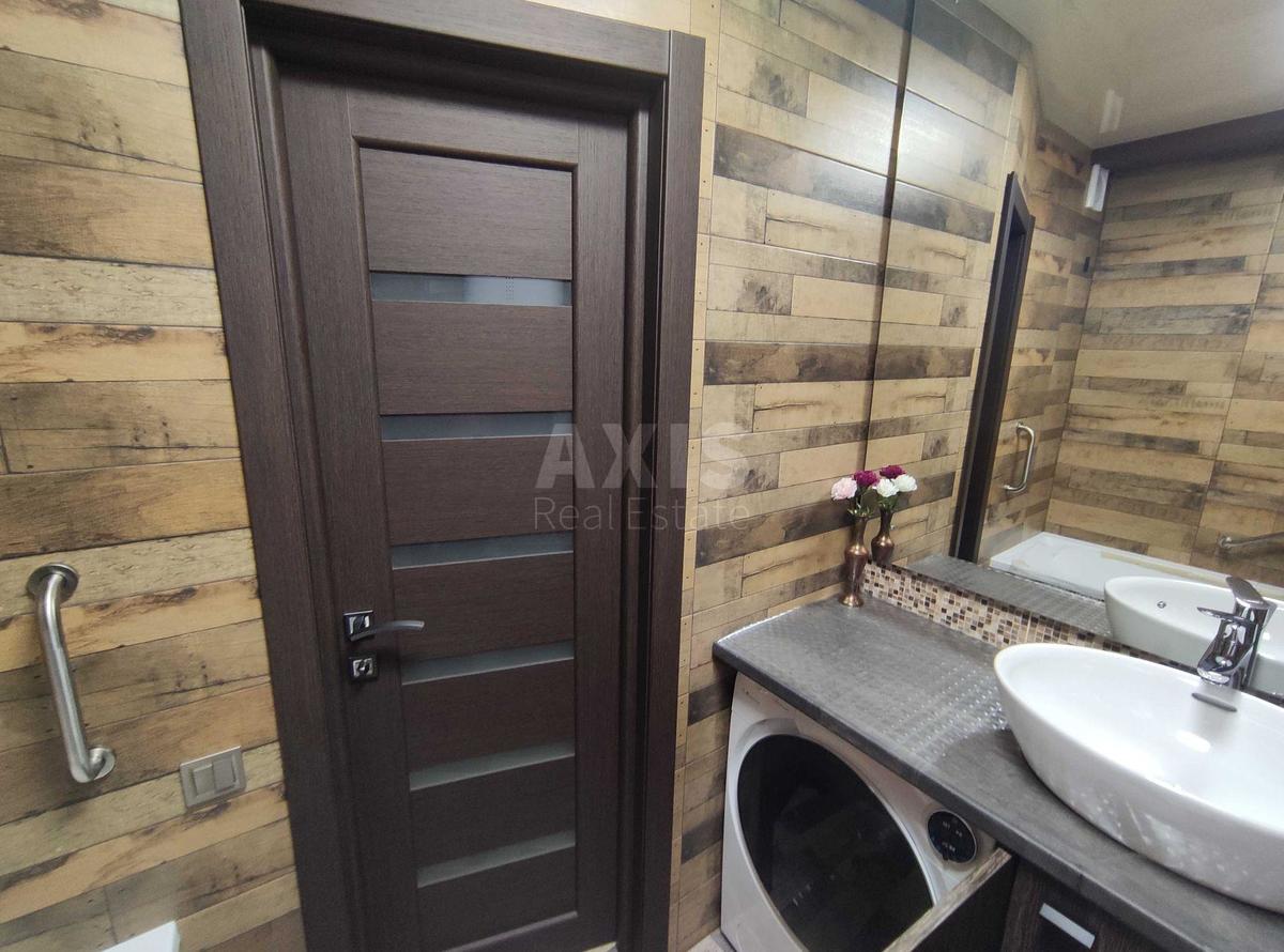 2k apartment vul. Doncja Myhajla 21А6