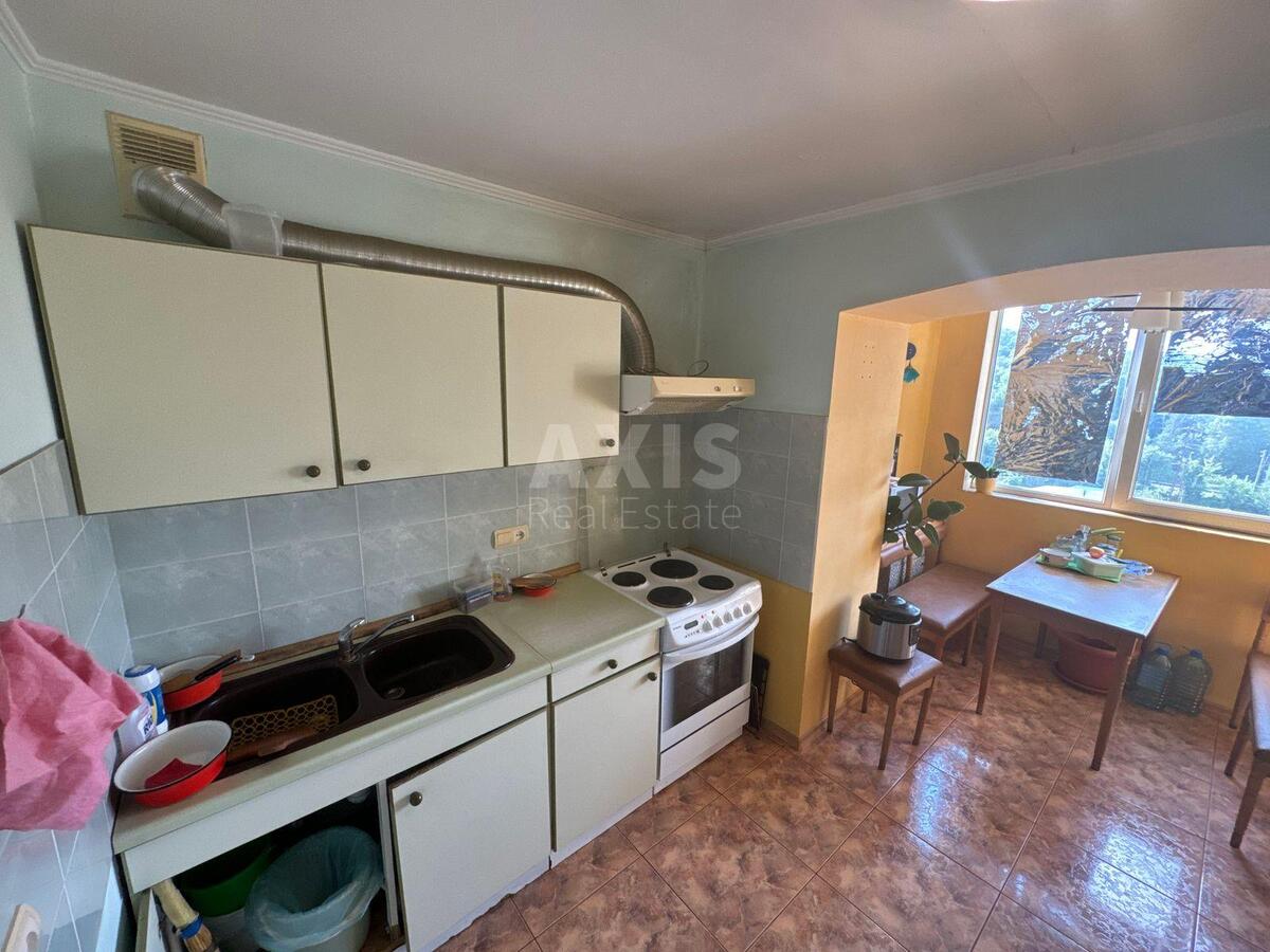 3k apartment vul. Kyrylivs'ka 99/1, корп. 1