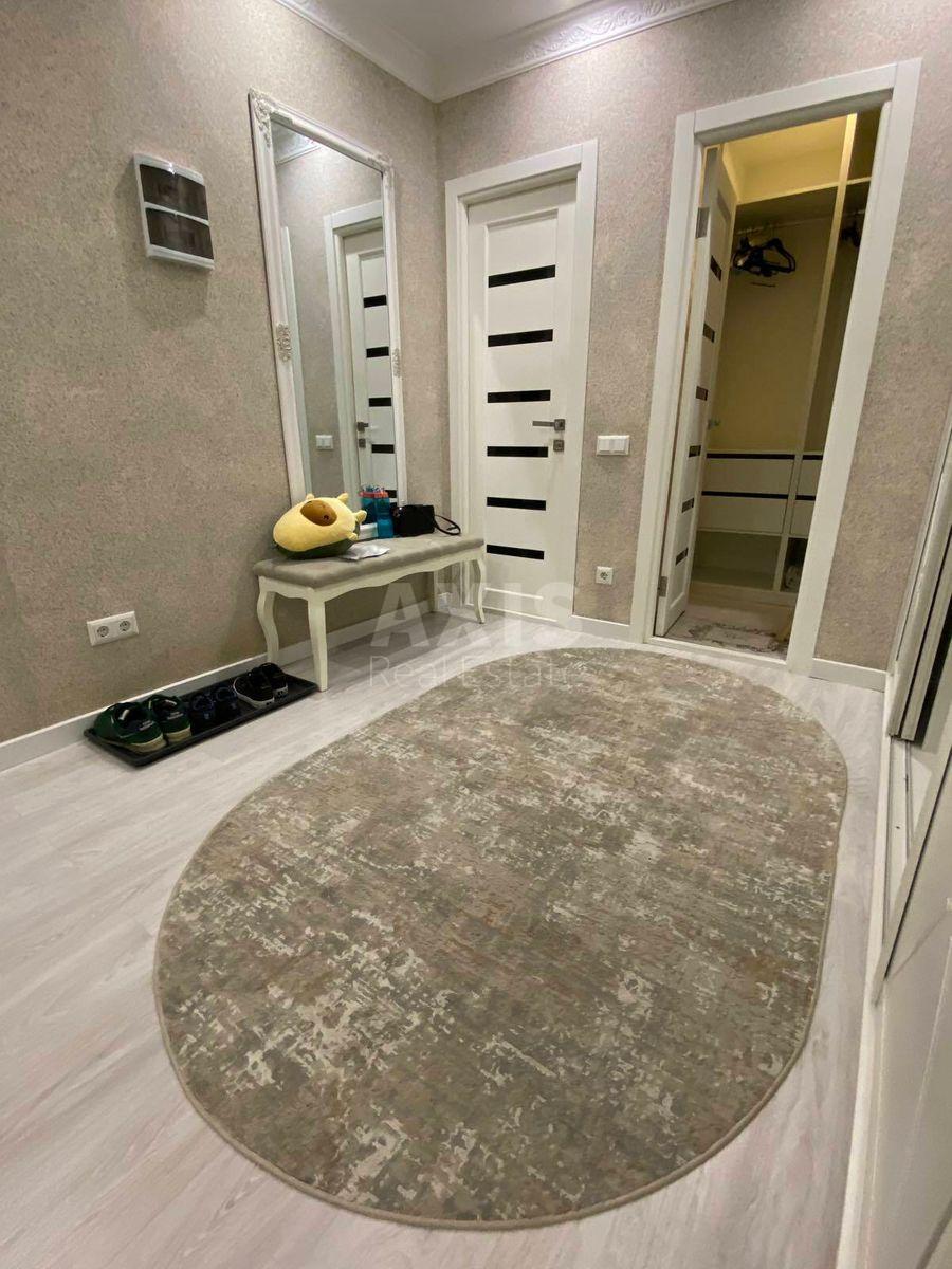 2k apartment vul. Myhajla Maksymovycha 241