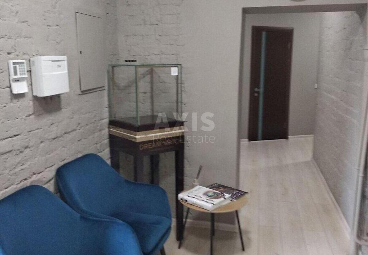 Office vul. Malopidval'na 12, 80m21
