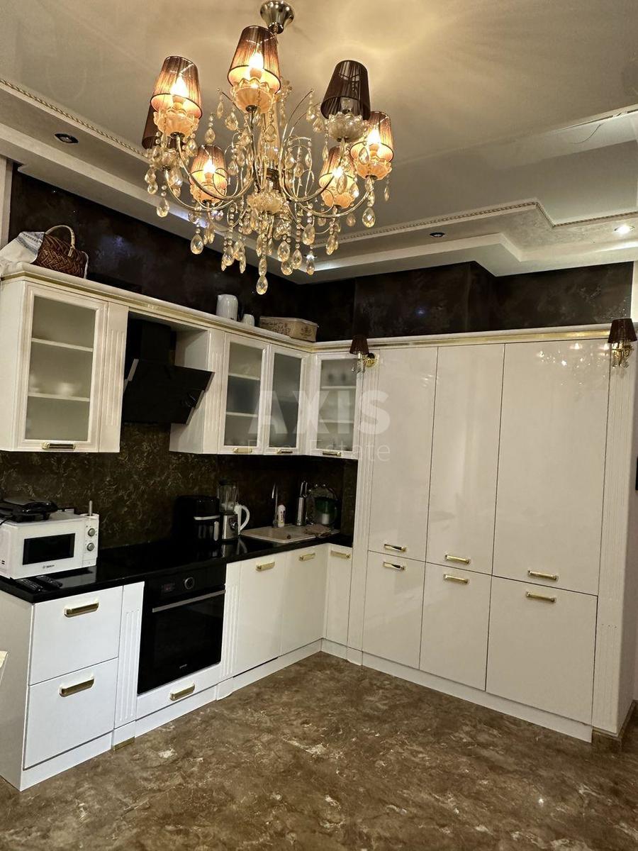 2к квартира ул. Драгомирова Михаила 180