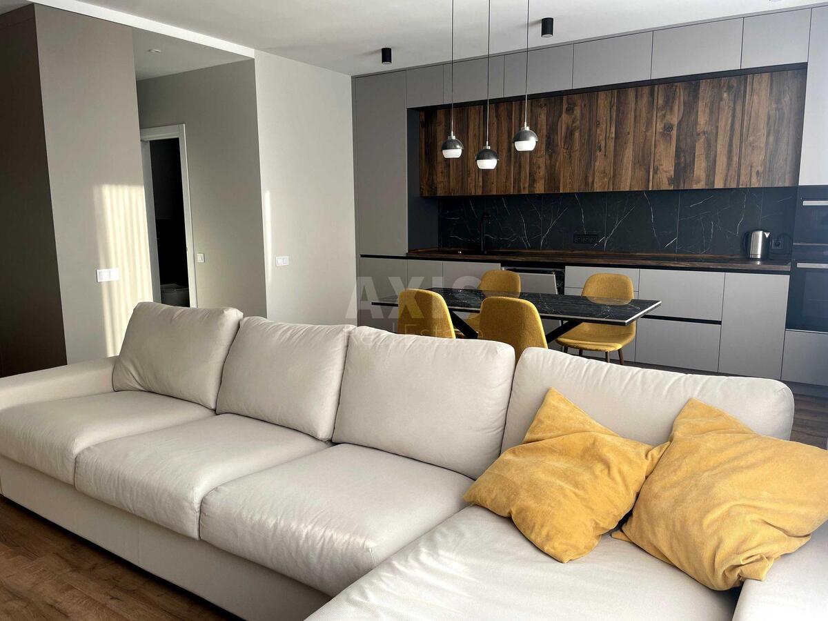 1k apartment nab. Dniprovs'ka 18А565624
