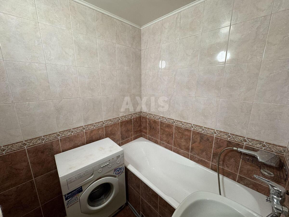 2к квартира ул. Драгоманова 23А7