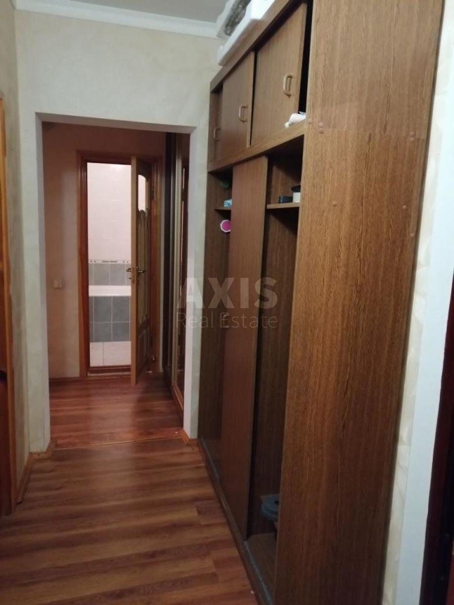 2k apartment vul. Ahmatovoi' Anny 14Б1