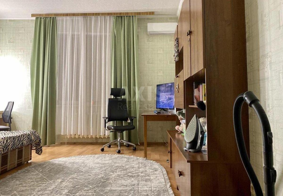 1k apartment vul. Urlivs'ka 16/372