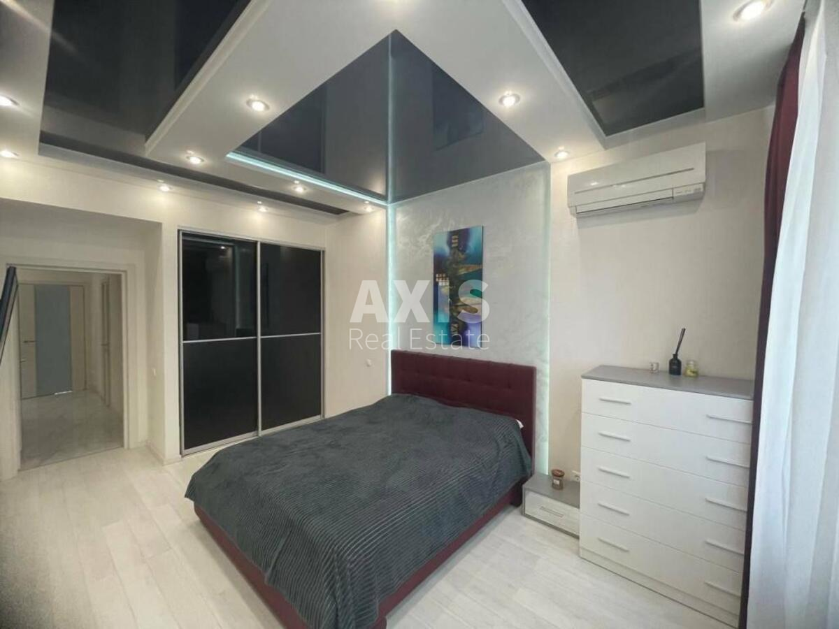 3k apartment vul. Dragomyrova Myhajla 160