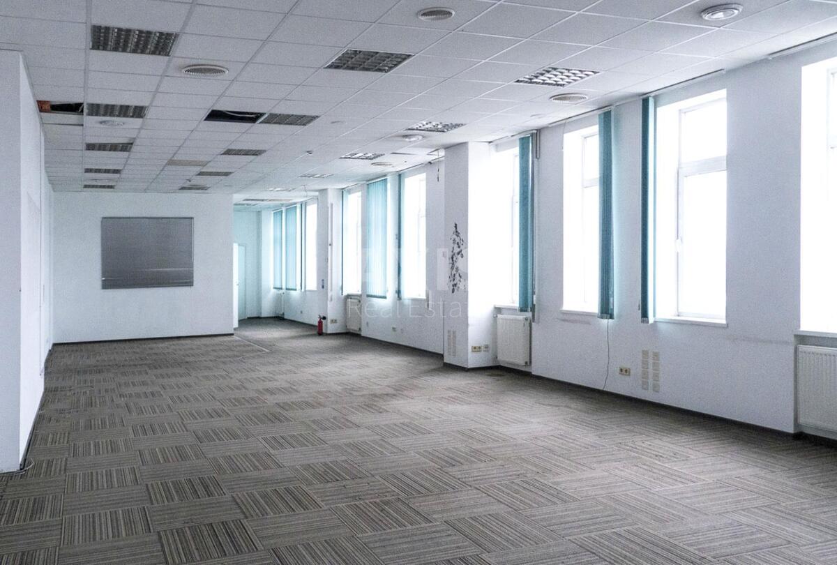Office vul. Geroi'v Kosmosu 4, 469m259257