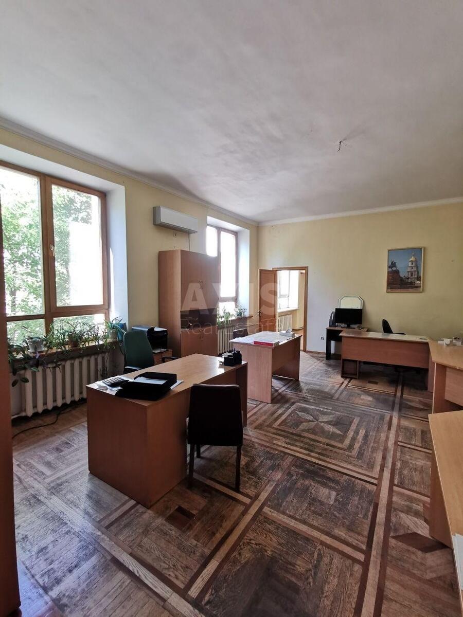 Офис ул. Довженко 1, 150м20