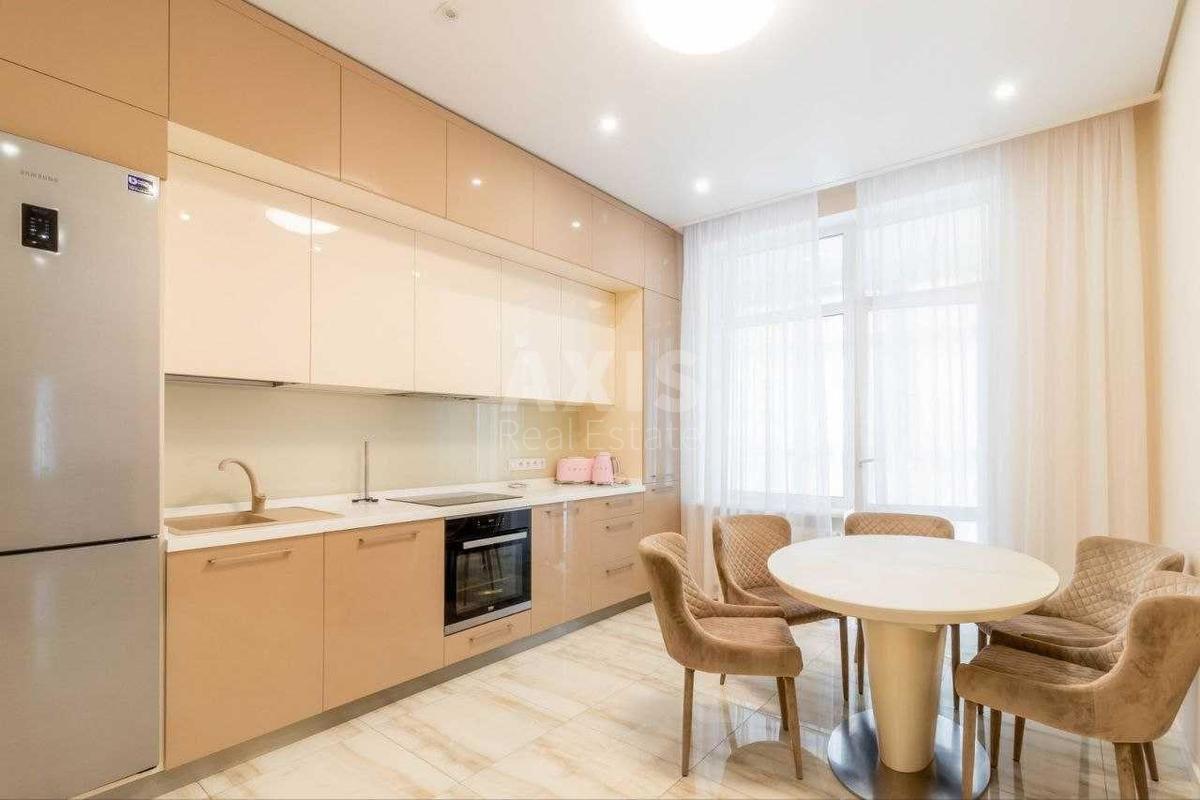 4k apartment vul. Dragomyrova Myhajla 18