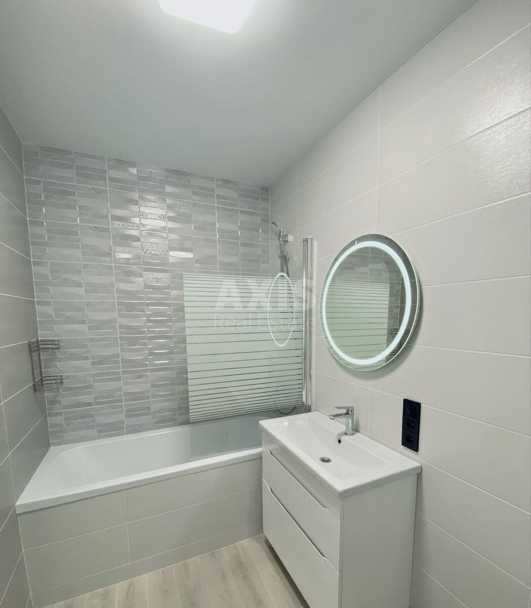 1k apartment vul. Sverstjuka Jevgena 48