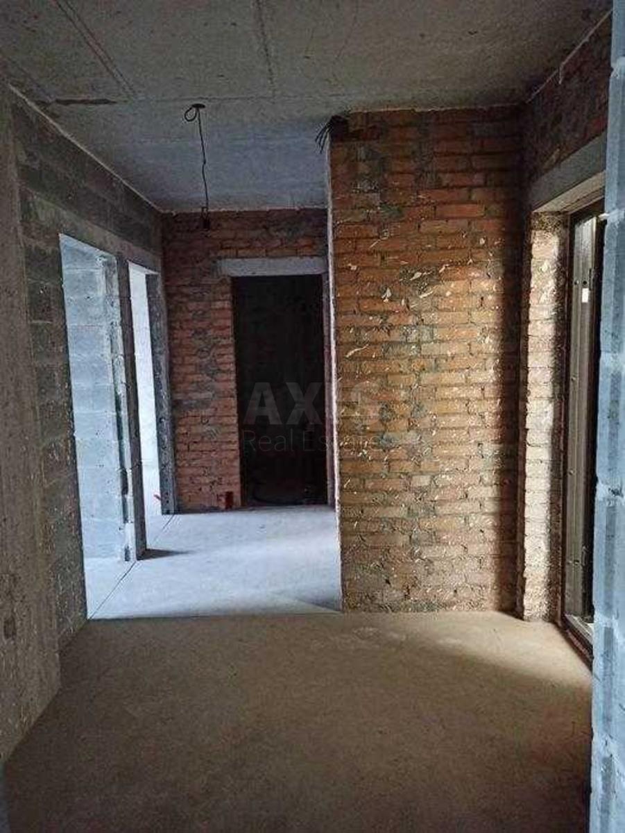 2k apartment vul. Sverstjuka Jevgena 44