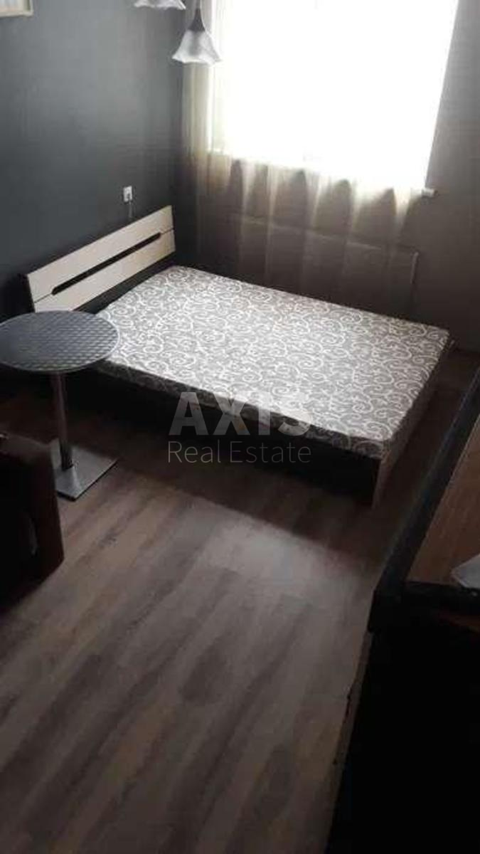 1k apartment vul. Zhyljans'ka 1183