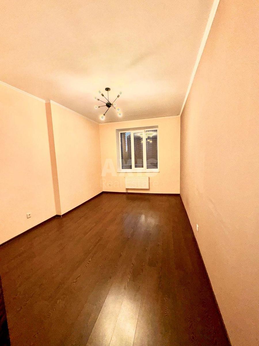 3k apartment vul. Jevgena Konoval'cja 322