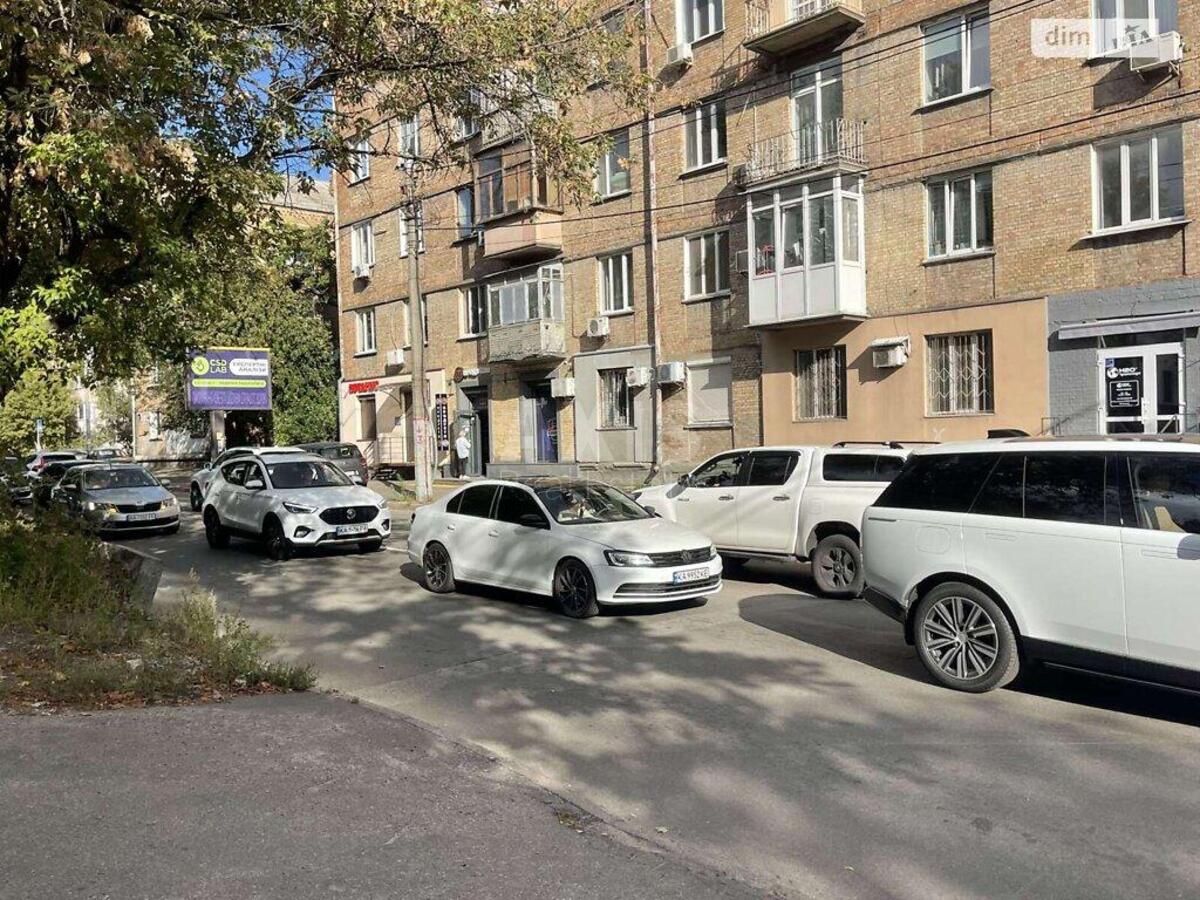 Объект торговли ул. Головко Андрея 29, 38м2600010