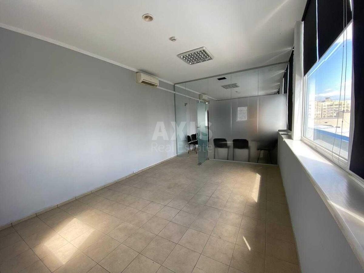 Office prov. Hrestovyj 2, 420m27