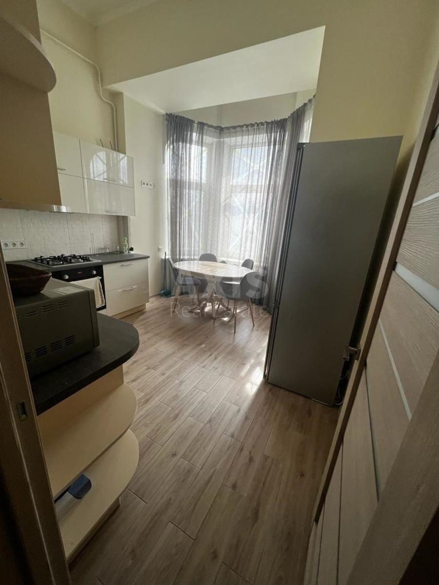 1k apartment vul. Antonovycha 24Б