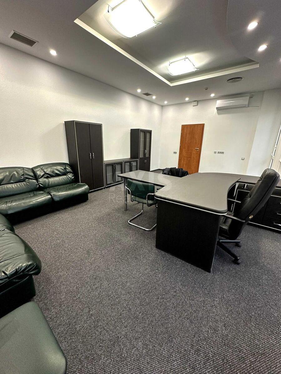 Office vul. Dmytrivs'ka 44А, 152m20