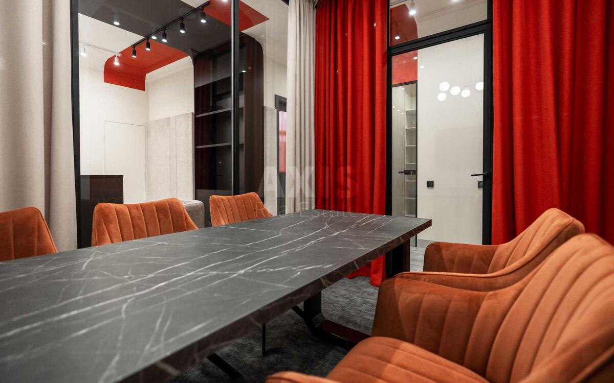 Office vul. Antonovycha 69, 250m2605442
