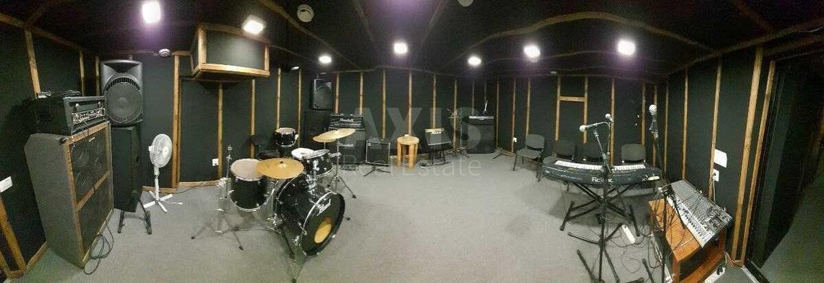 Объект торговли ул. Паторжинского 4, 88м26072810