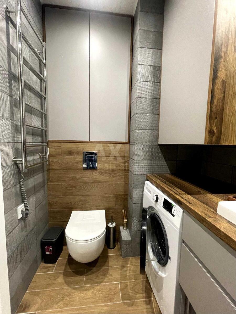 1k apartment nab. Dniprovs'ka 18А565628