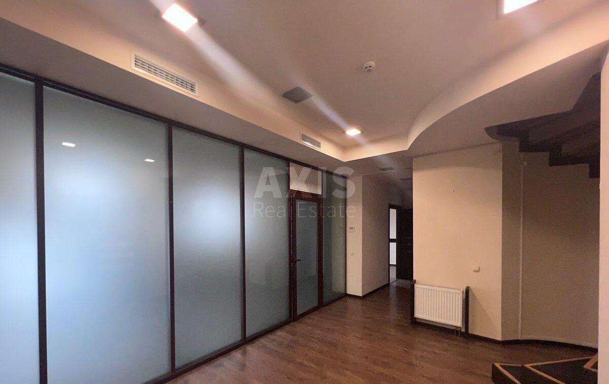 Office vul. Volodymyrs'ka 38, 325m20