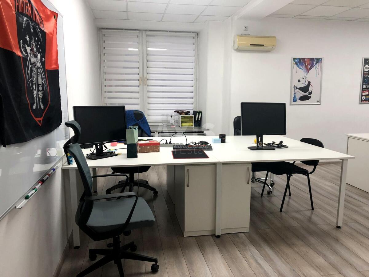 Office vul. Strutyns'kogo Sergija 8, 160m2611467